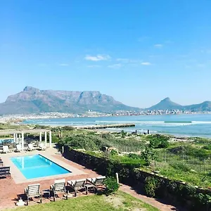https://cape-town-beachfront-apartments-at-leisure-bay.hotels-capetown.com