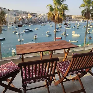 https://aquamarine-sea-front-apartments-second-floor.hotelssaintjulians.com